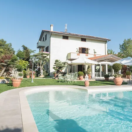 منزل ريفي Il Giardino Degli Angeli